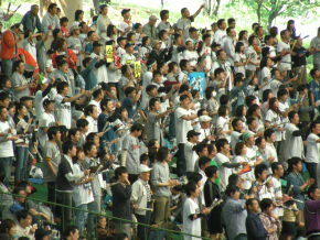 北海道日本ハムファイターズファンたちの応援